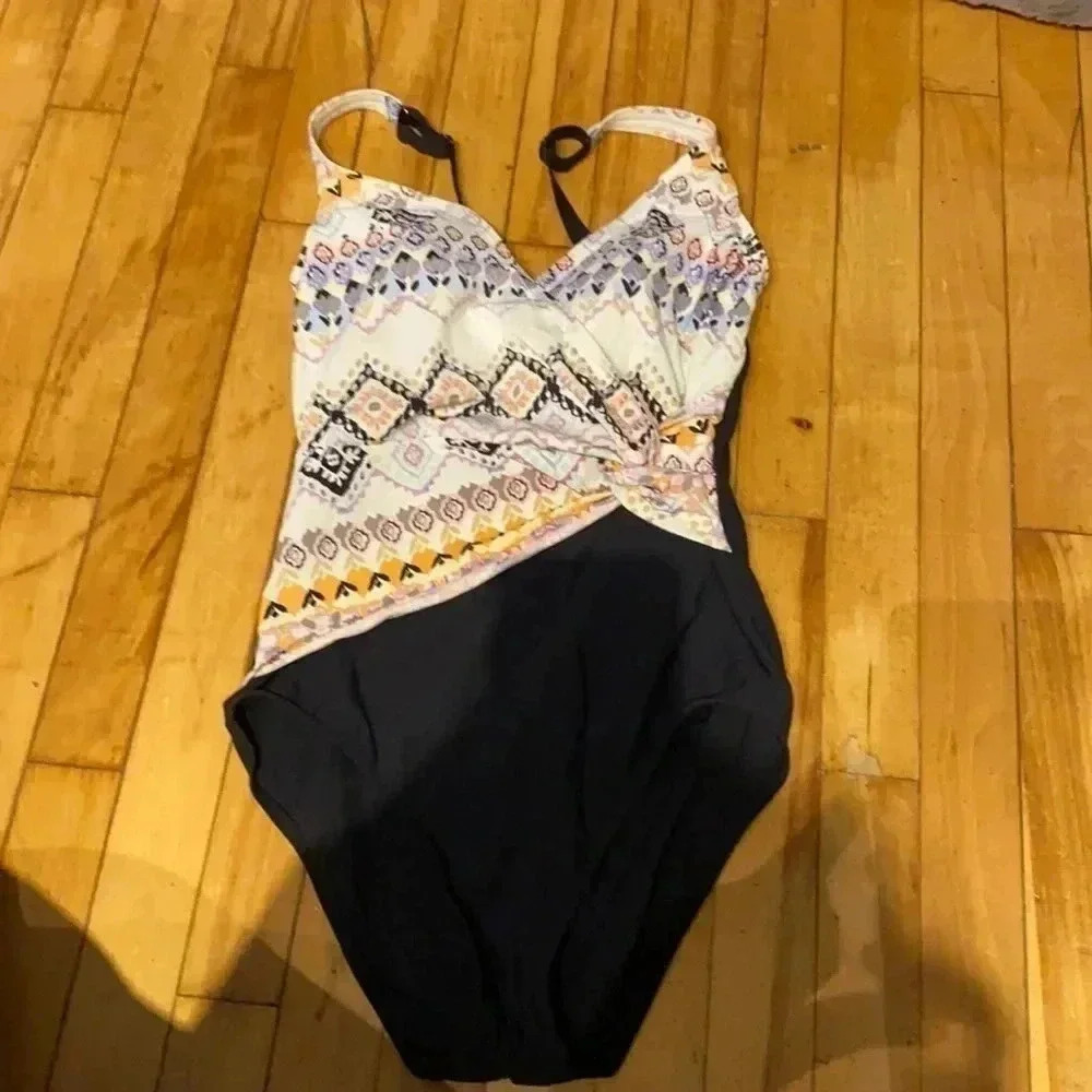 Christina  one pièce Swimsuit with knot